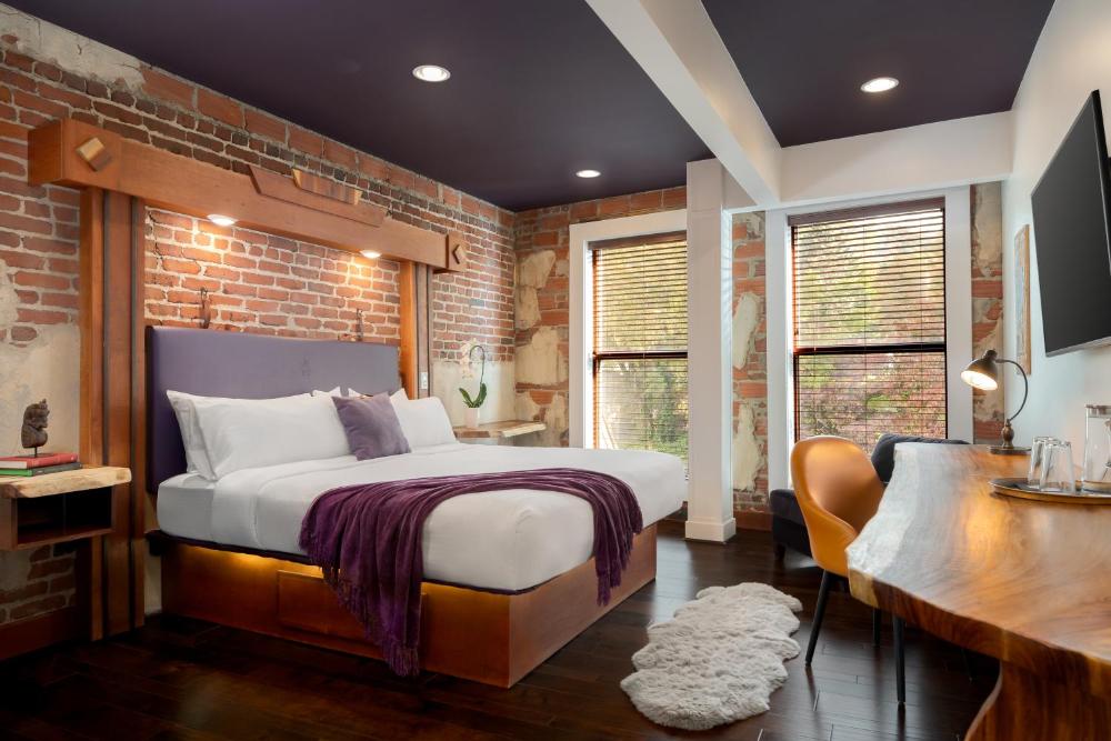 King Room interior